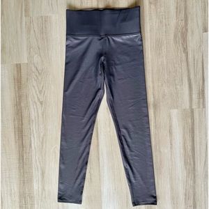 Carbon38 High Waisted Shiny Leggings